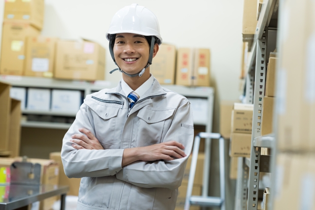 《土日祝休み・年間休日120日以上》「フォークリフトで運ぶのは、商品だけじゃない。信頼も一緒に！」建築資材の商品管理・入荷業務